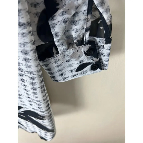 ASTR The Label Black Floral Print Mock Neck Open Back Shift Dress Women Size XS - Picture 5 of 6